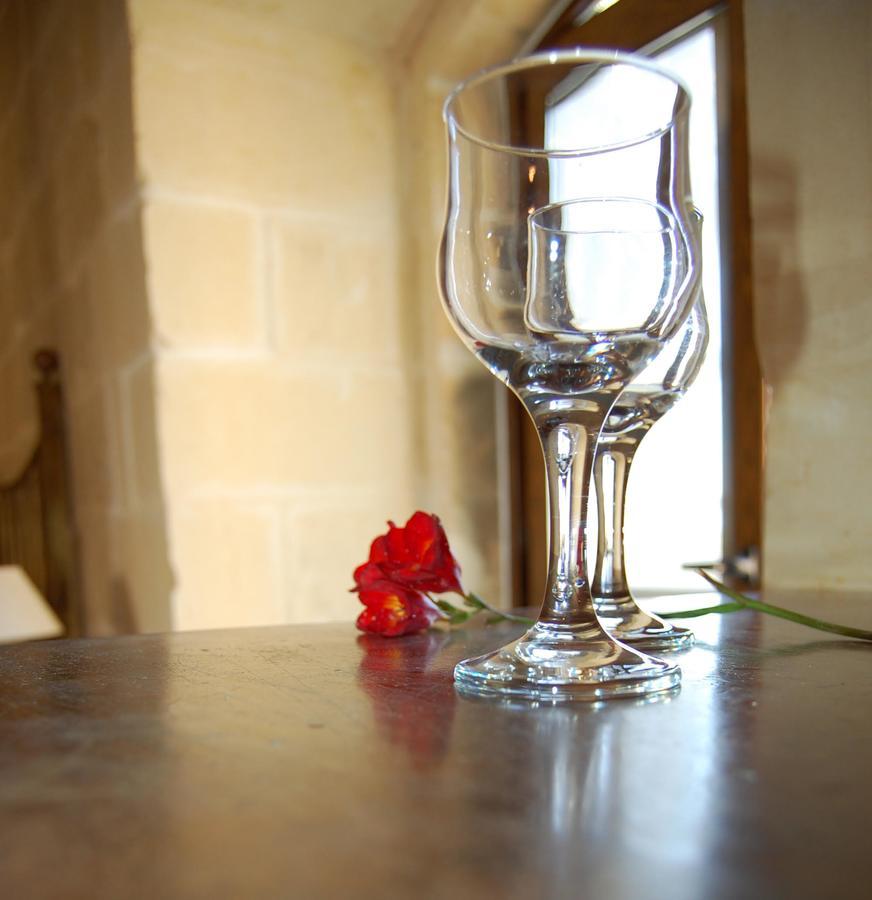 Mood Farmhouse Mythology Gharb  Luaran gambar