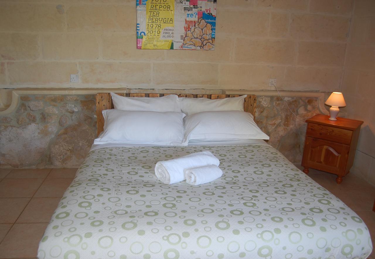 Mood Farmhouse Mythology Gharb  Luaran gambar
