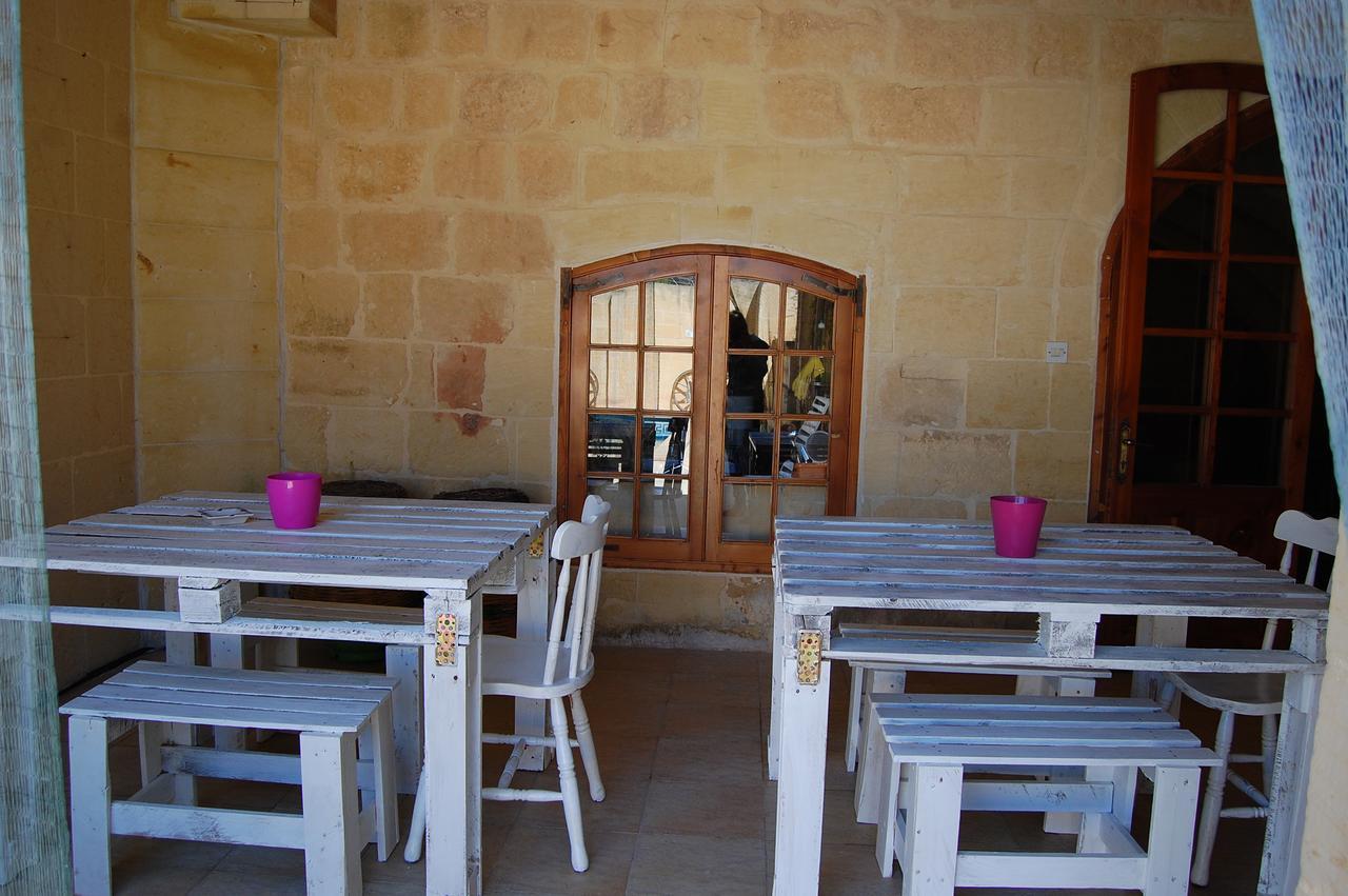Mood Farmhouse Mythology Gharb  Luaran gambar