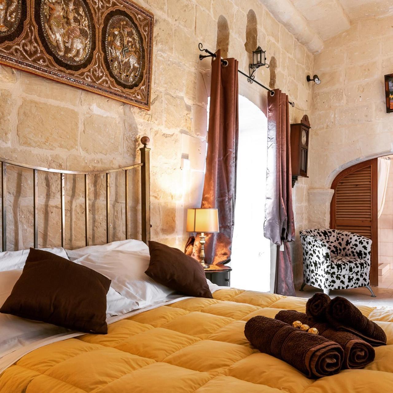 Mood Farmhouse Mythology Gharb  Luaran gambar