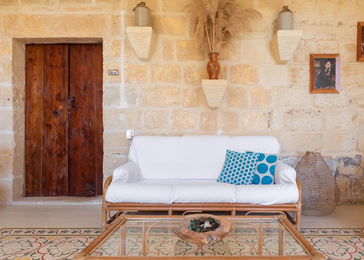 Mood Farmhouse Mythology Gharb  Luaran gambar